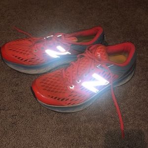 New balance tennis shoes